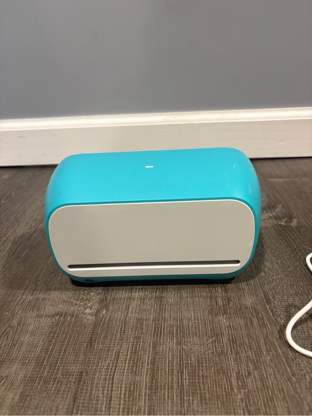 Cricut Joy Portable Compact Smart Cutting Machine Blue With Power Cord & Mat - Picture 4 of 5